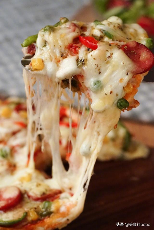 电饭锅懒人披萨，做出的披萨居然能有那么强的拉丝！饼底软软的