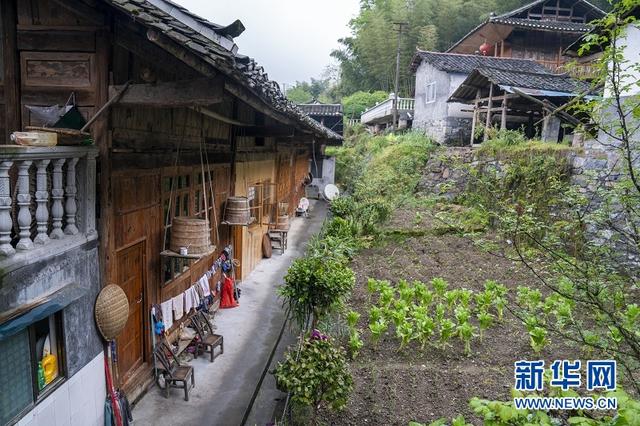 湖北咸丰蛮台子：隐藏在大山深处的土家寨子