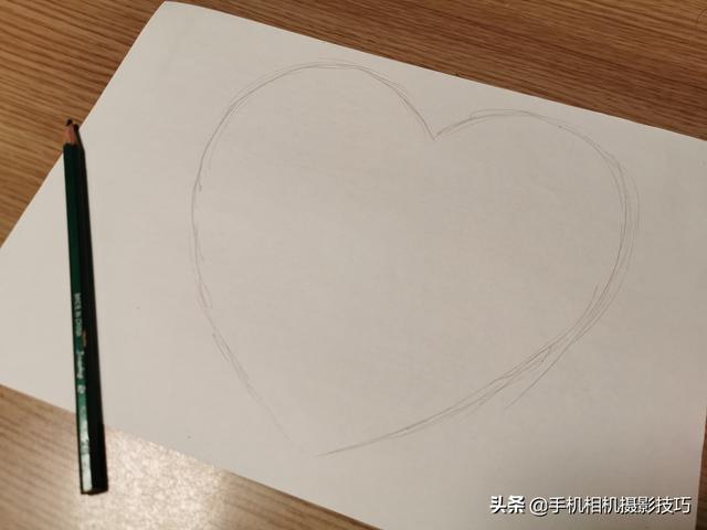 超浪漫的“比心”照：简单几步，教你在家拍出“心形烟花”