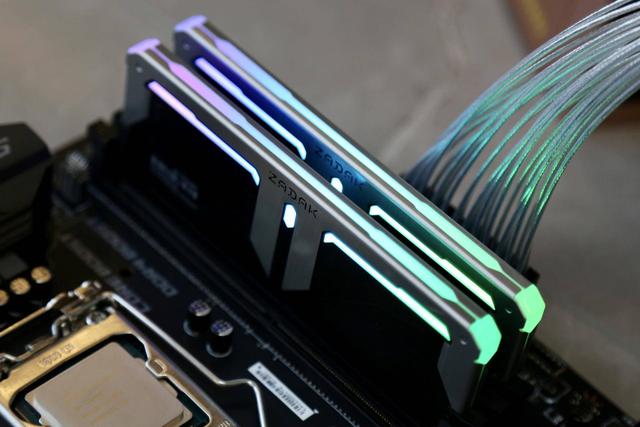 微星MPG Z490 GAMING CARBON WIFI主板开箱小测