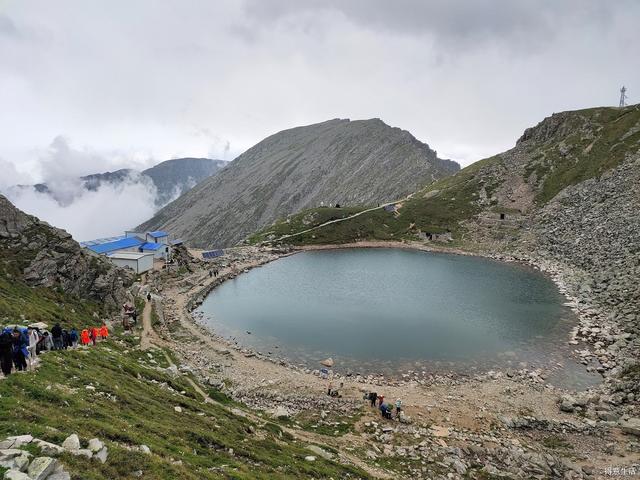 南北穿越太白山，上了拔仙台看到了壮观的云海，实在是不虚此行