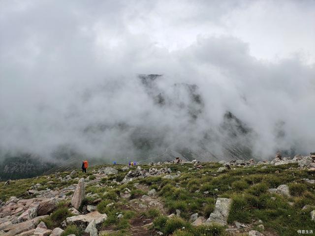 南北穿越太白山，上了拔仙台看到了壮观的云海，实在是不虚此行