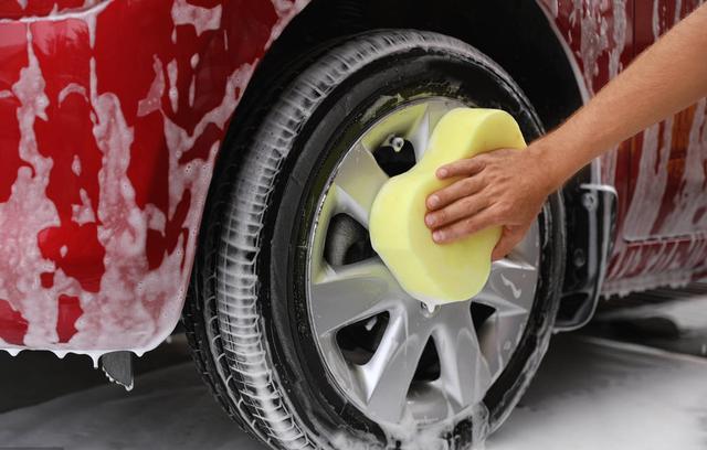 这样洗车等于毁车？为你解锁正确的洗车方式，汽车持久如新