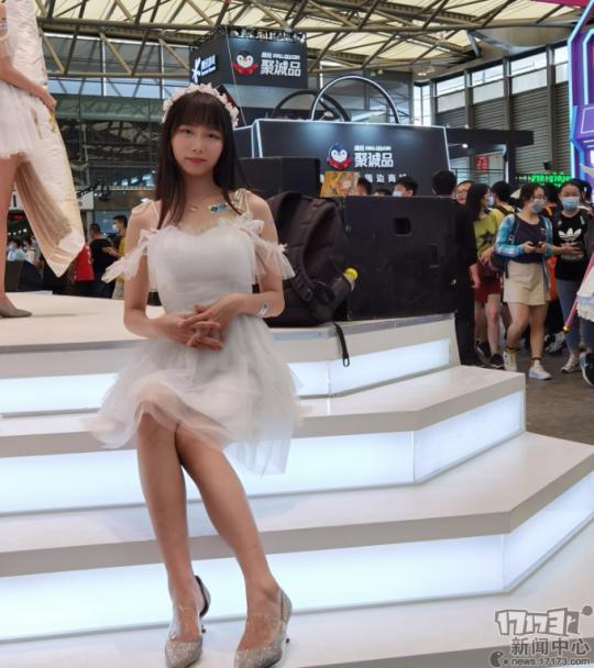 ChinaJoy2020最全的漂亮小姐姐图集：可甜可御，还有制服COS